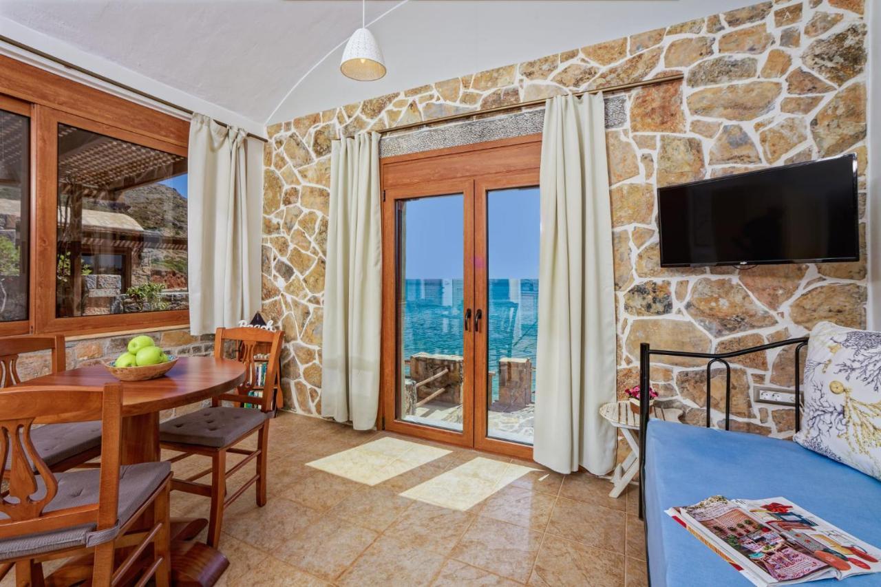Plaka Beach Cottages Holiday home