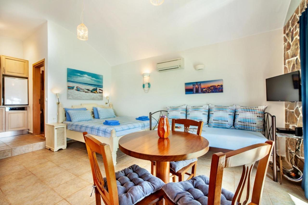 Plaka Beach Cottages Holiday home