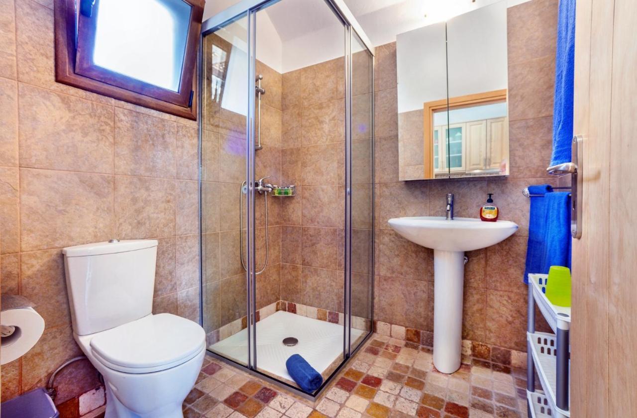 Holiday home Plaka Beach Cottages