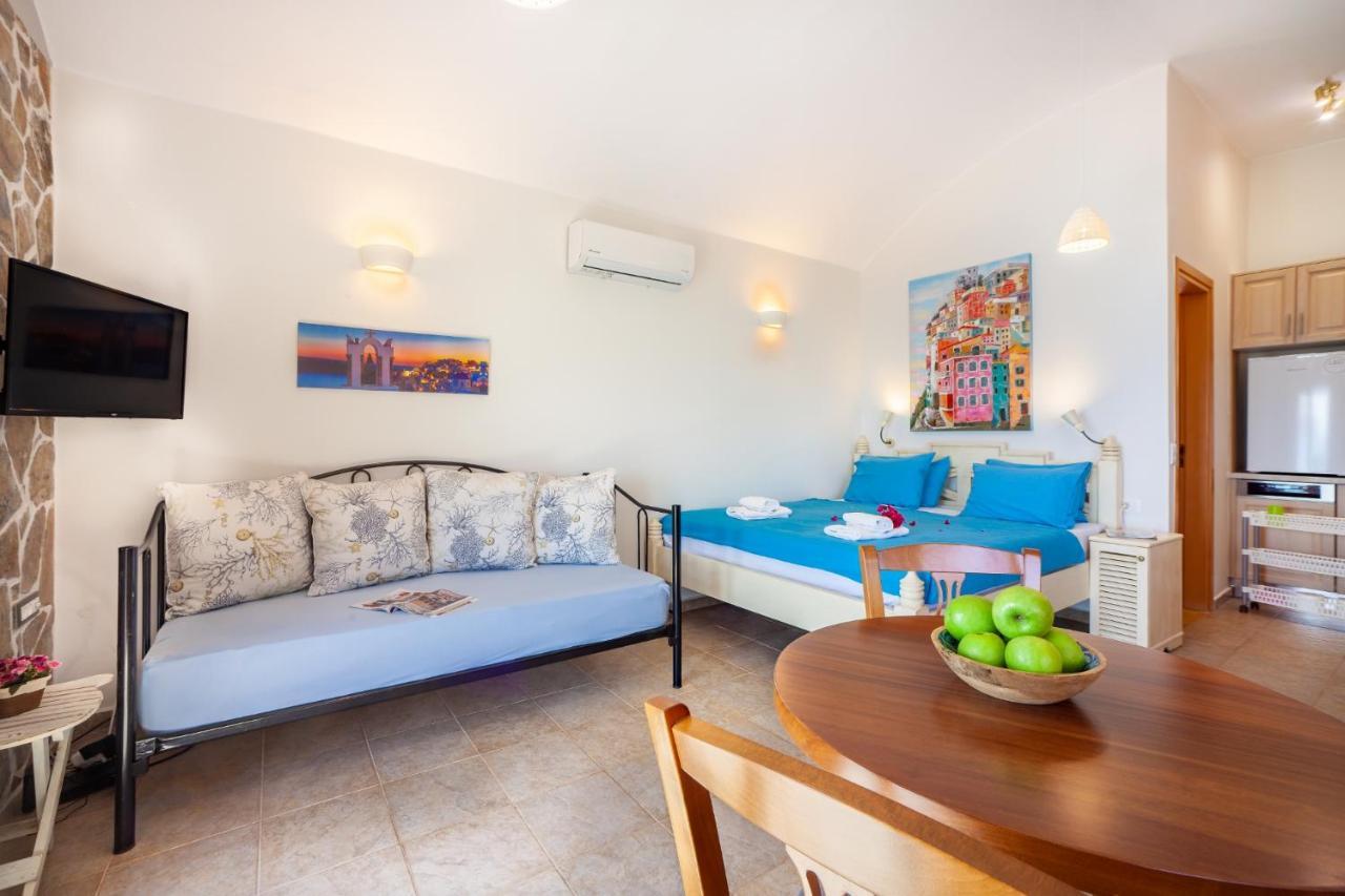 Plaka Beach Cottages Holiday home