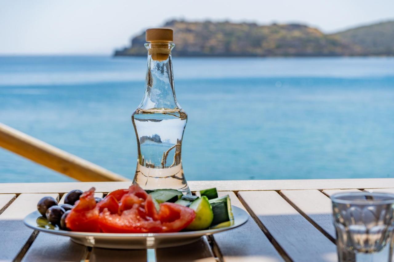 Plaka Beach Cottages *